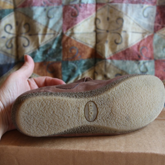 Brown Taos Mary Jane flats - Size 8 - Picture 6 of 6